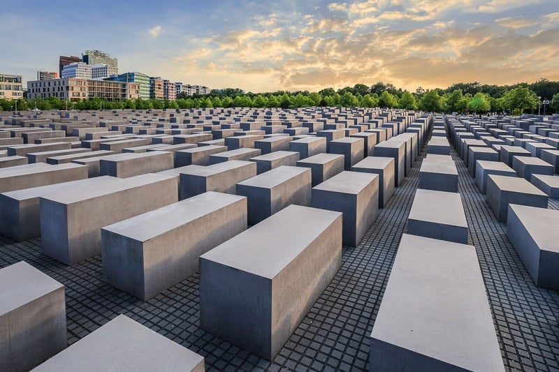 Como chegar ao Memorial do Holocausto