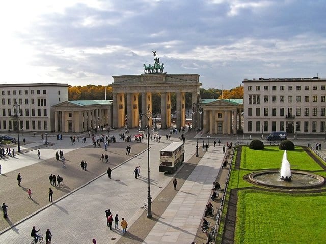 Avenida Unter den Linden em Berlim