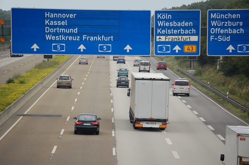 Como alugar um carro em Frankfurt e Alemanha? 