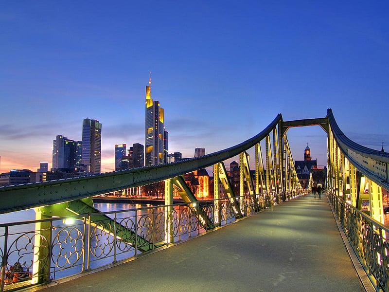 Ponte de Ferro em Frankfurt