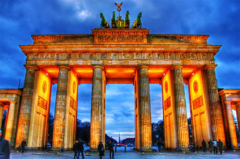 Portão de Brandemburgo à noite em Berlim