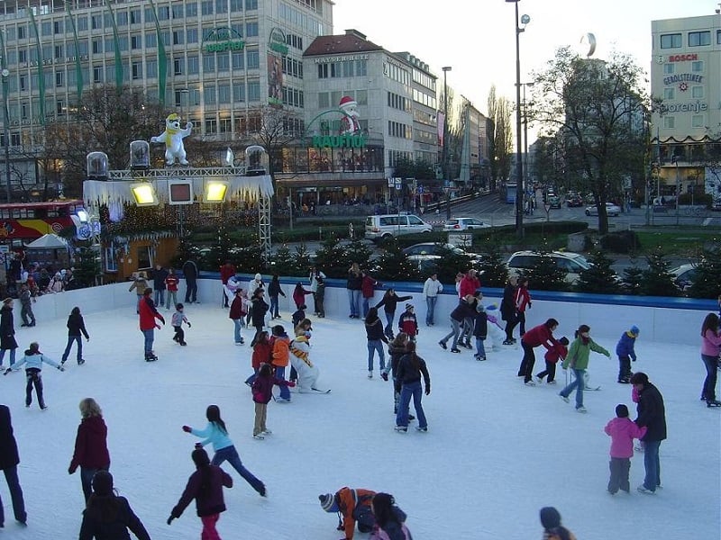 Pista de patinação no gelo em Munique