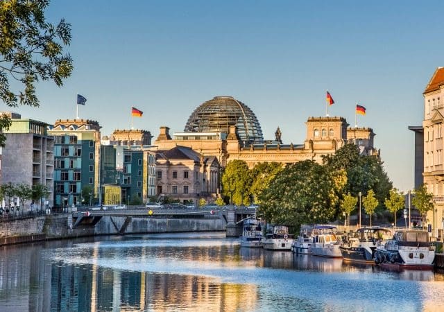 Vista do Palácio Reichstag em Berlim
