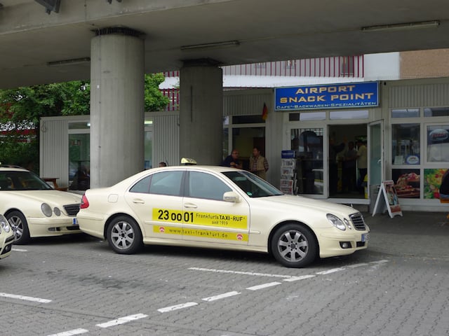 Táxis do aeroporto até o centro de Frankfurt