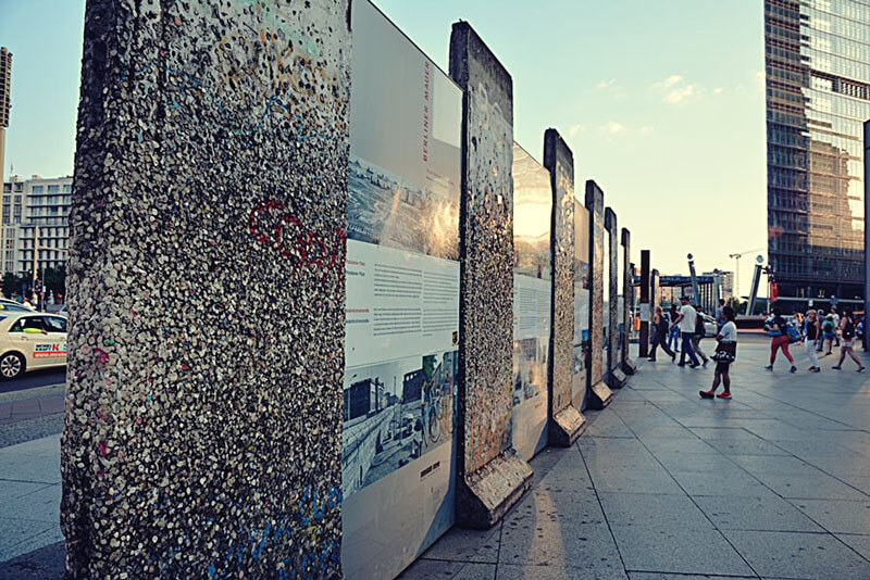 Pôr do sol no Muro de Berlim
