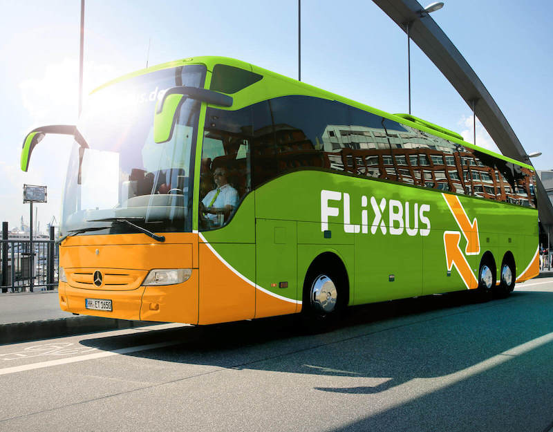 Ônibus partindo de Colônia